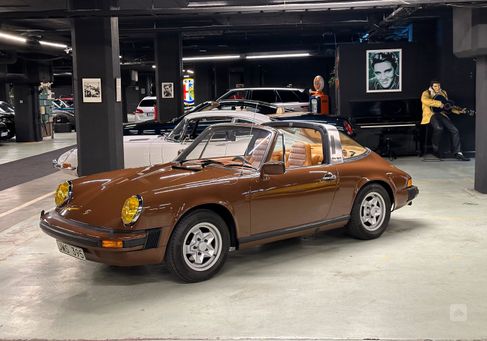 Porsche 911, 1977