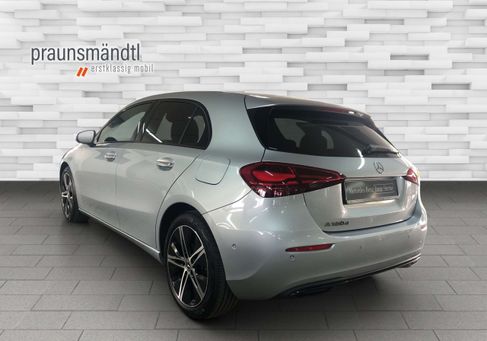 Mercedes-Benz A 180, 2025