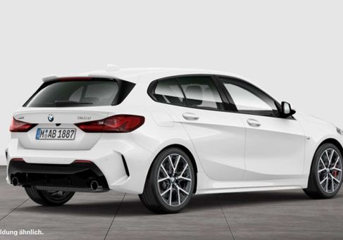 BMW 120, 2023