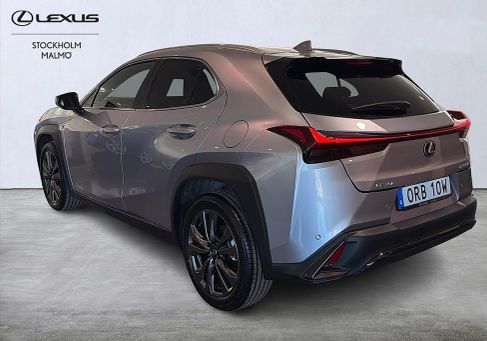 Lexus UX, 2025