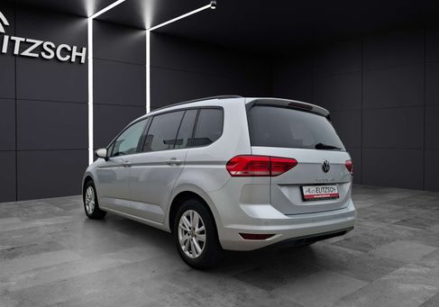 Volkswagen Touran, 2022 3