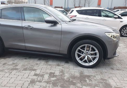 Alfa Romeo Stelvio, 2018