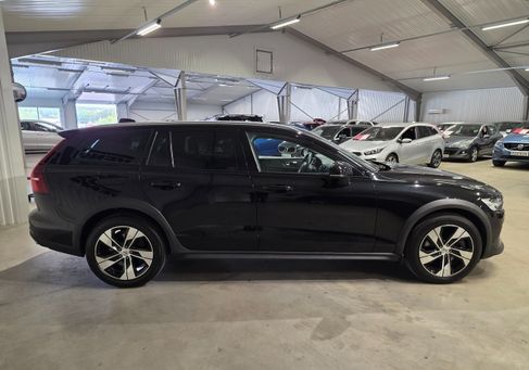 Volvo V60 Cross Country, 2022