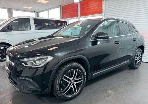 Mercedes-Benz GLA 200, 2022