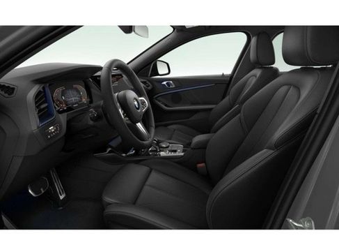 BMW 120, 2023