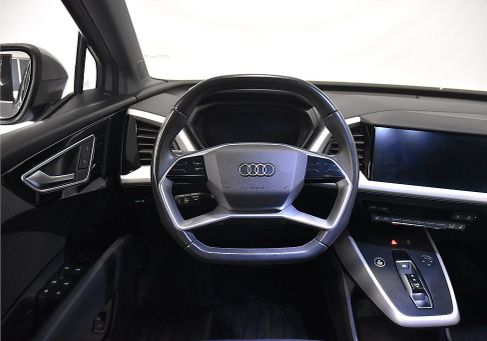 Audi Q4, 2022