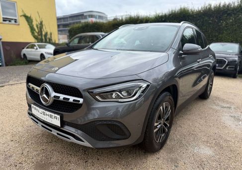 Mercedes-Benz GLA 180, 2023