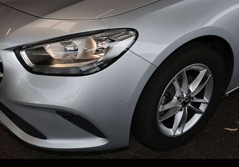 Mercedes-Benz B 180, 2020
