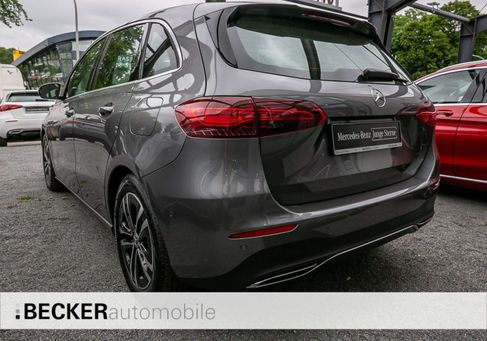 Mercedes-Benz B 180, 2025
