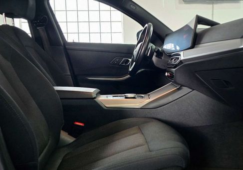 BMW 320, 2022