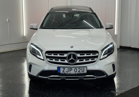 Mercedes-Benz GLA 200, 2020