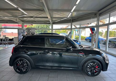 MINI John Cooper Works, 2024
