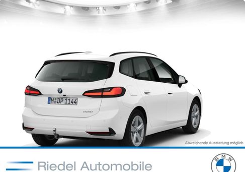 BMW 220, 2025 2