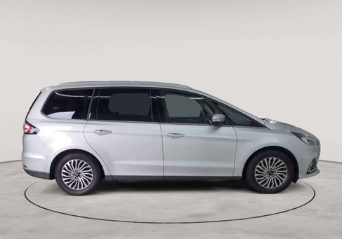 Ford Galaxy, 2022 3