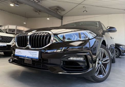 BMW 118, 2021