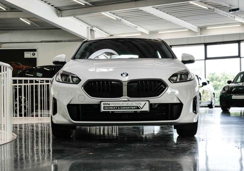 BMW 120, 2025