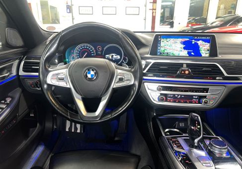 BMW 740, 2017