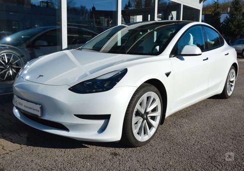 Tesla Model 3, 2022