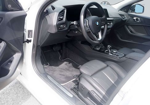 BMW 120, 2023