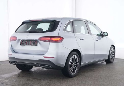 Mercedes-Benz B 180, 2025