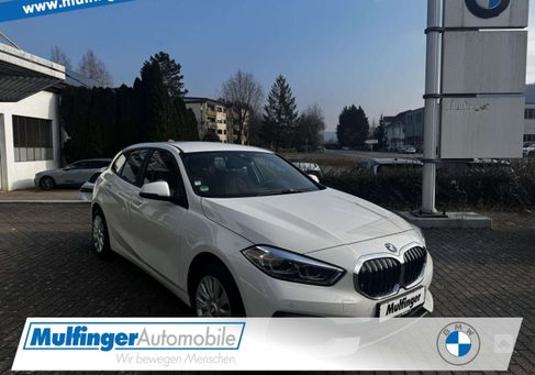 BMW 118, 2021