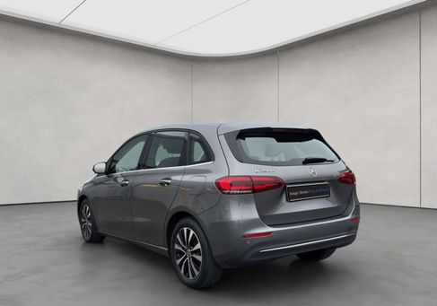 Mercedes-Benz B 250, 2022