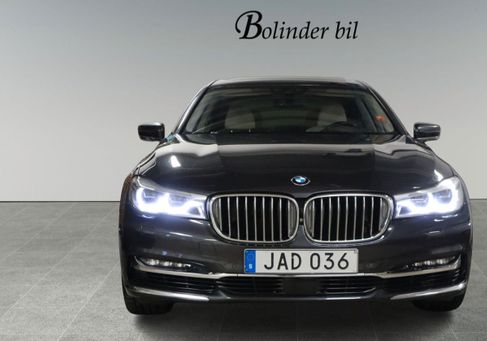 BMW 750, 2016