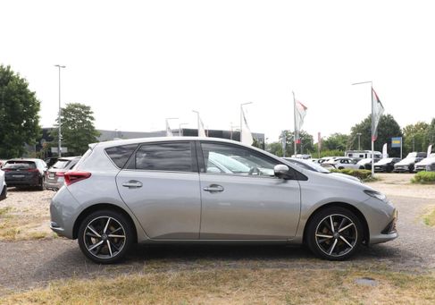 Toyota Auris, 2019 3