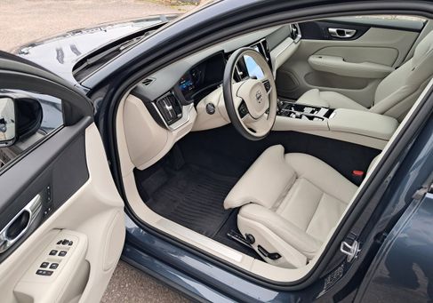 Volvo V60, 2023