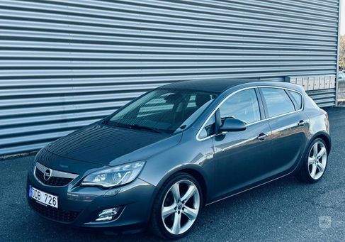 Opel Astra, 2010