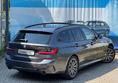 BMW 330, 2022