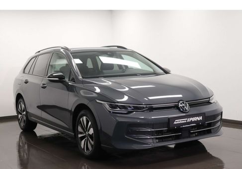 Volkswagen Golf, 2024 3