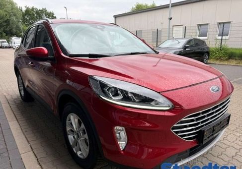 Ford Kuga, 2021 3