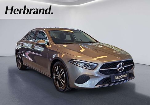 Mercedes-Benz A 180, 2025