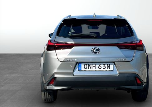 Lexus UX, 2021