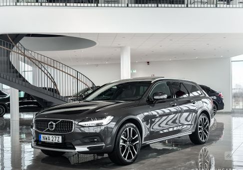 Volvo V90 Cross Country, 2024