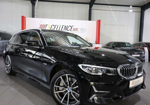 BMW 330, 2022
