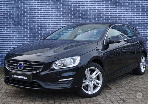 Volvo V60, 2015