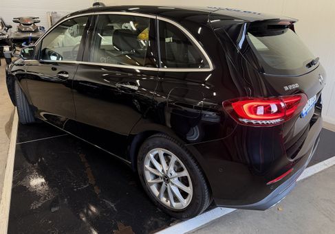Mercedes-Benz B 200, 2020 3