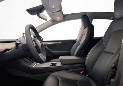 Tesla Model Y, 2025 2