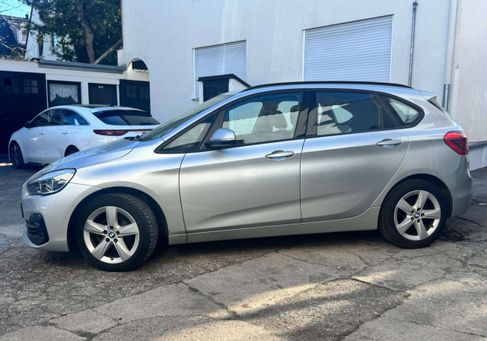 BMW 216, 2021