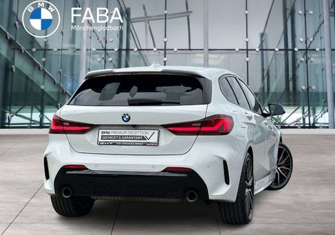 BMW 120, 2022
