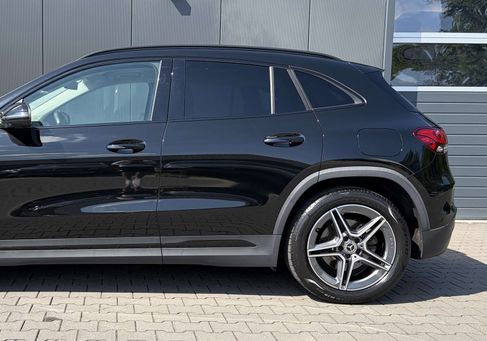 Mercedes-Benz GLA 220, 2021