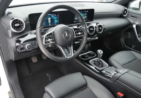 Mercedes-Benz A 180, 2022
