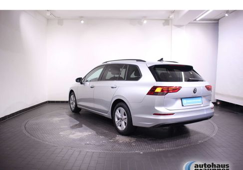 Volkswagen Golf, 2022