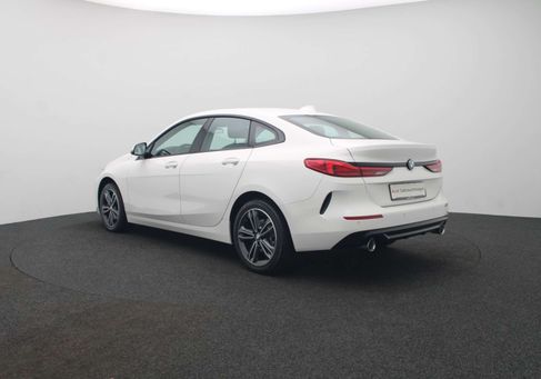 BMW 218, 2021 3