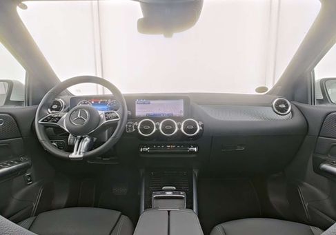 Mercedes-Benz B 200, 2025