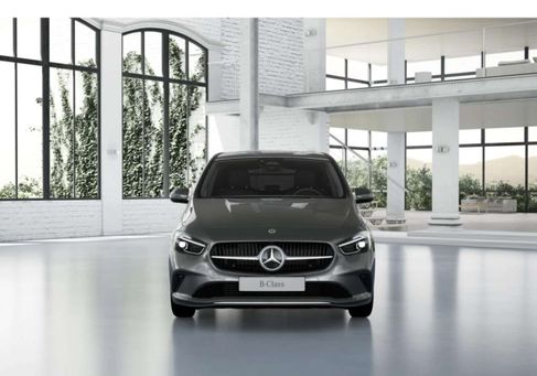 Mercedes-Benz B 180, 2025