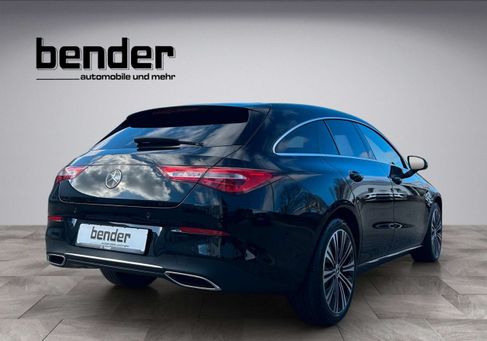 Mercedes-Benz CLA 180, 2022