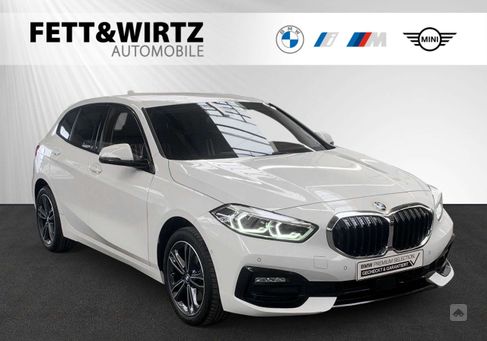 BMW 118, 2021